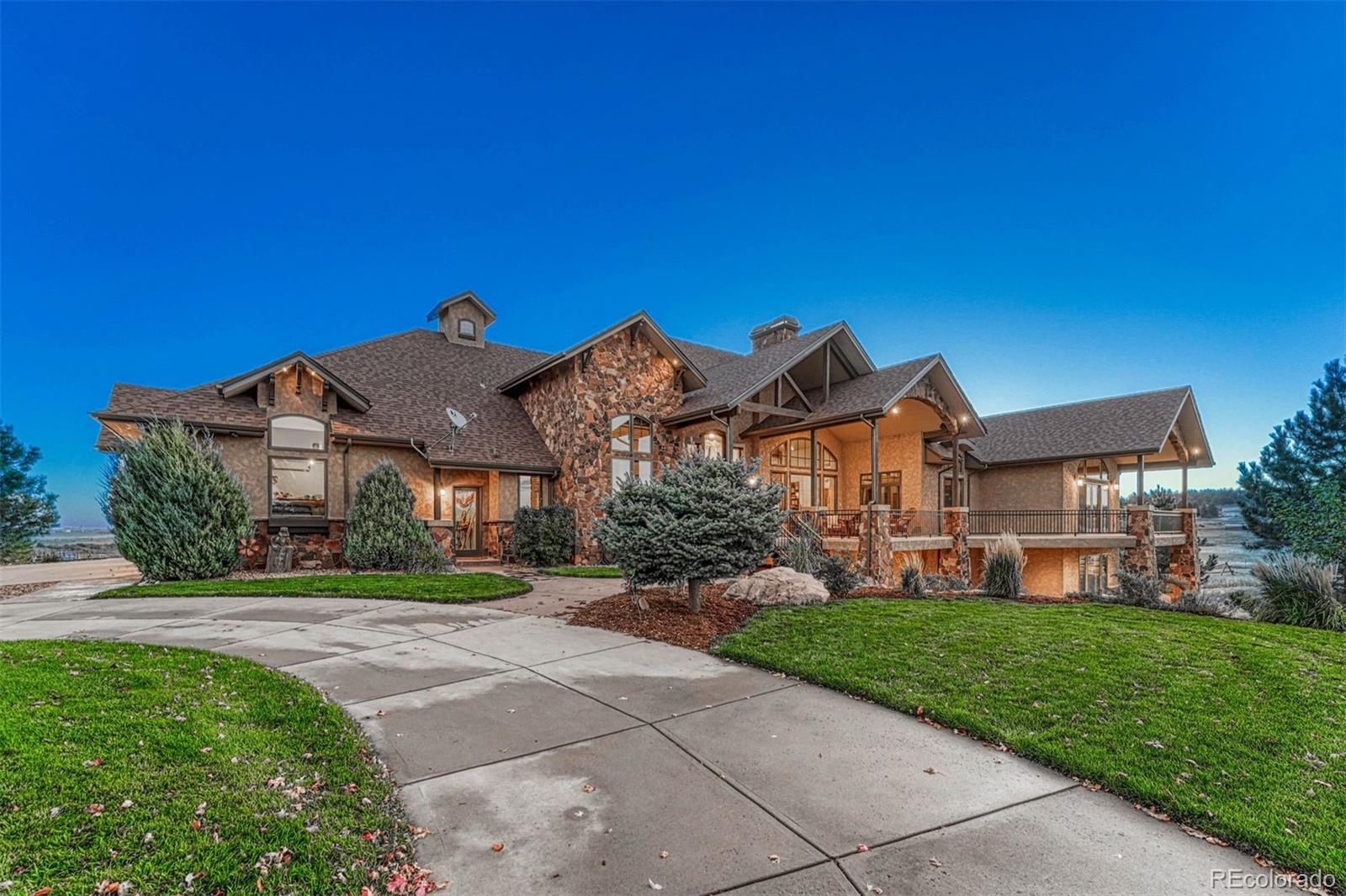 9565 Oak Springs Trail