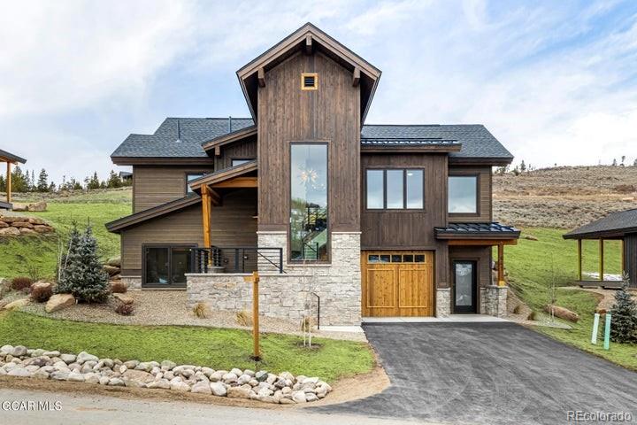 841 Black Feather Court