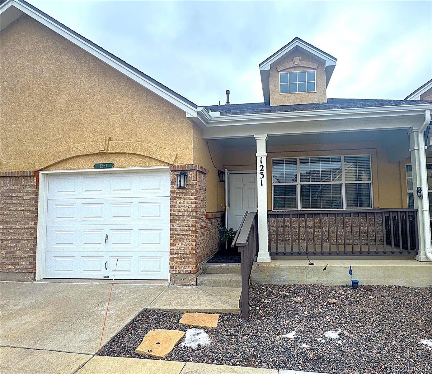 1231 Villa Grove
