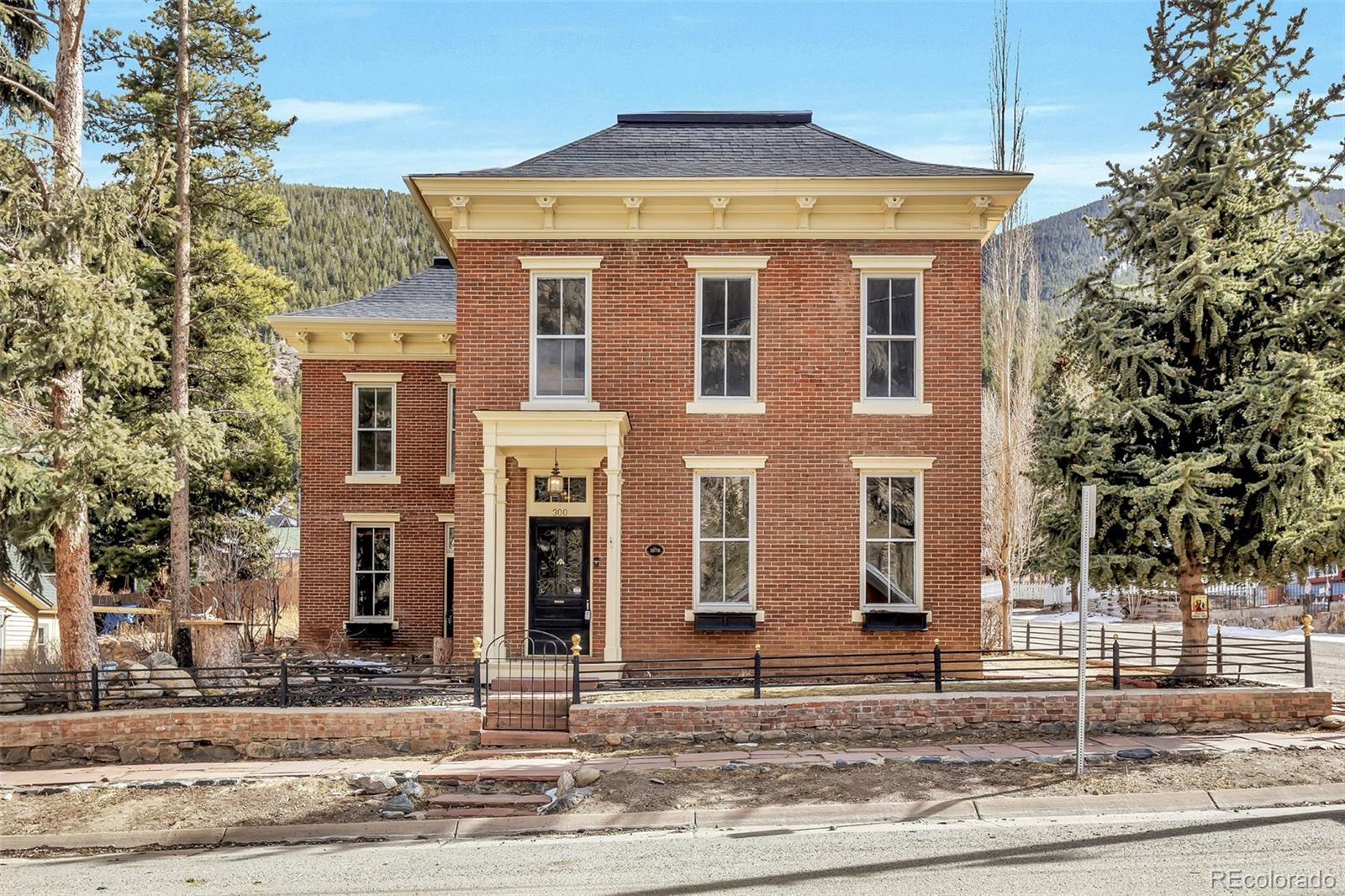 300 Rose Street