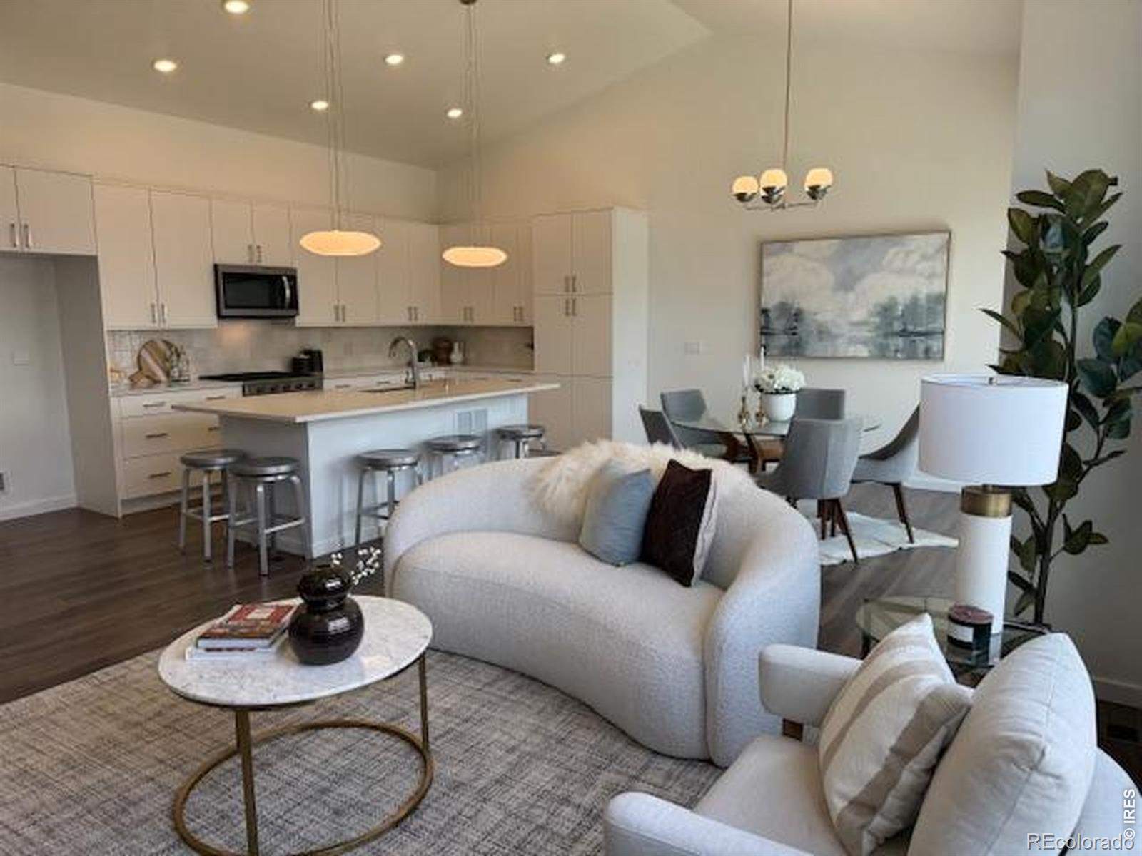 727 Kubat Lane Unit B