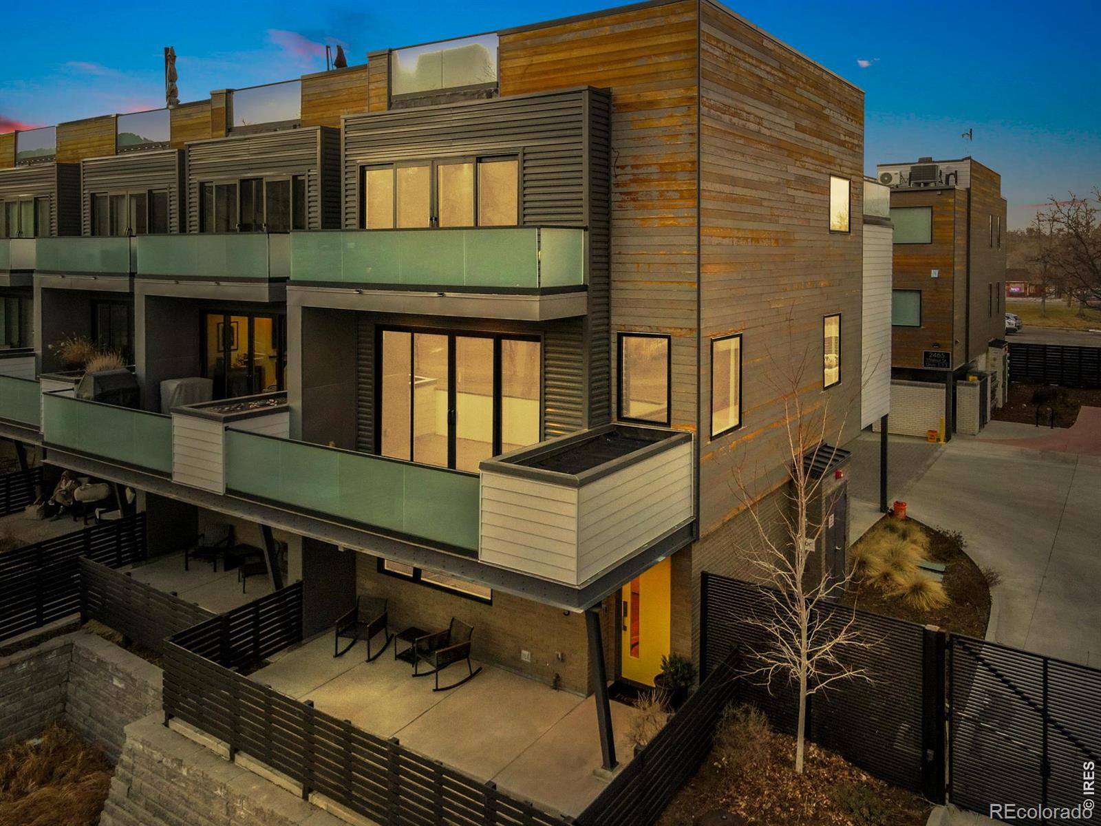 2475 Walnut Street
