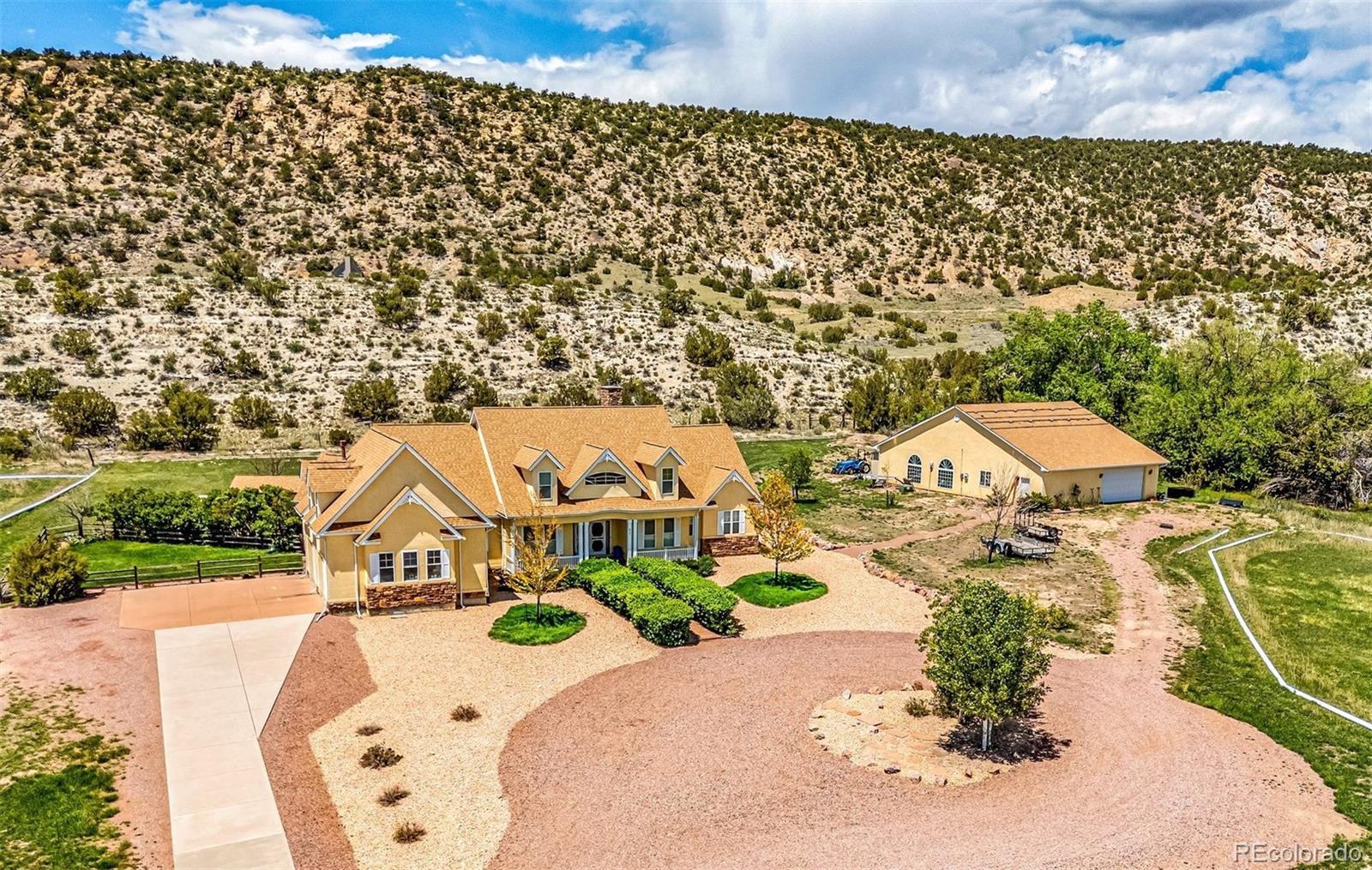 611 Rockridge Loop