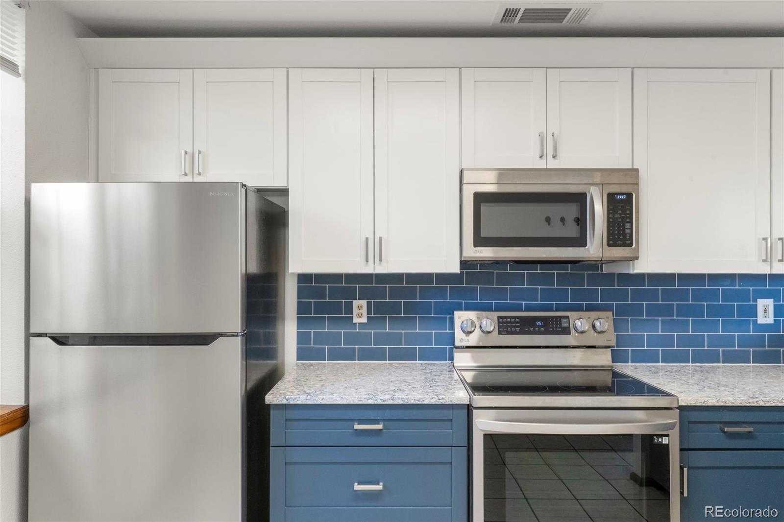 5702 W Asbury Place Unit 102