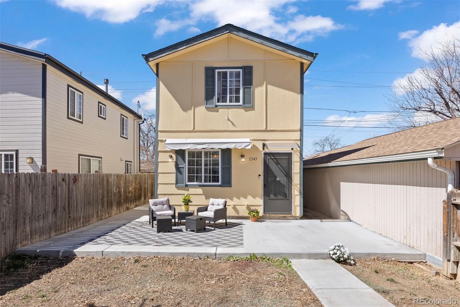 1343 Valentia Street