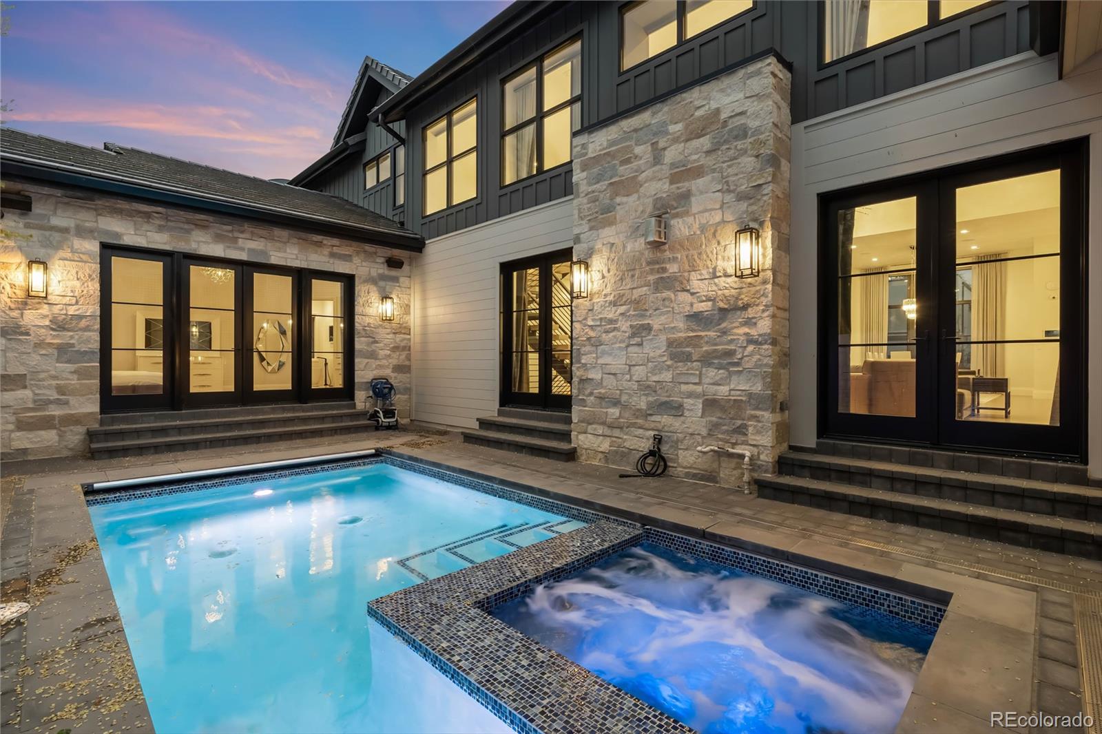 2821 E Cedar Avenue Unit 2