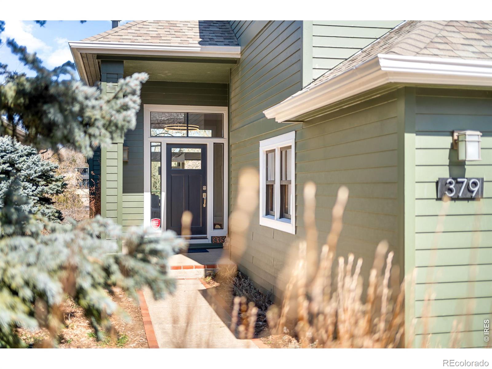 379 W Arapahoe Lane