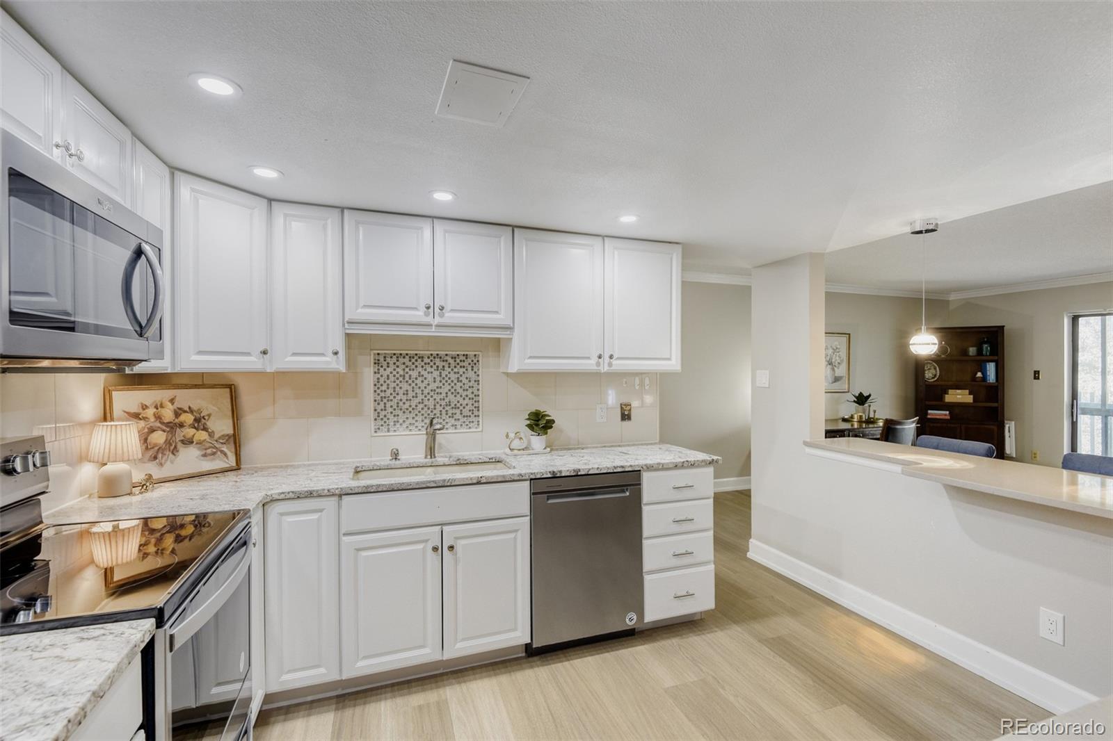 14102 E Linvale Place Unit 305