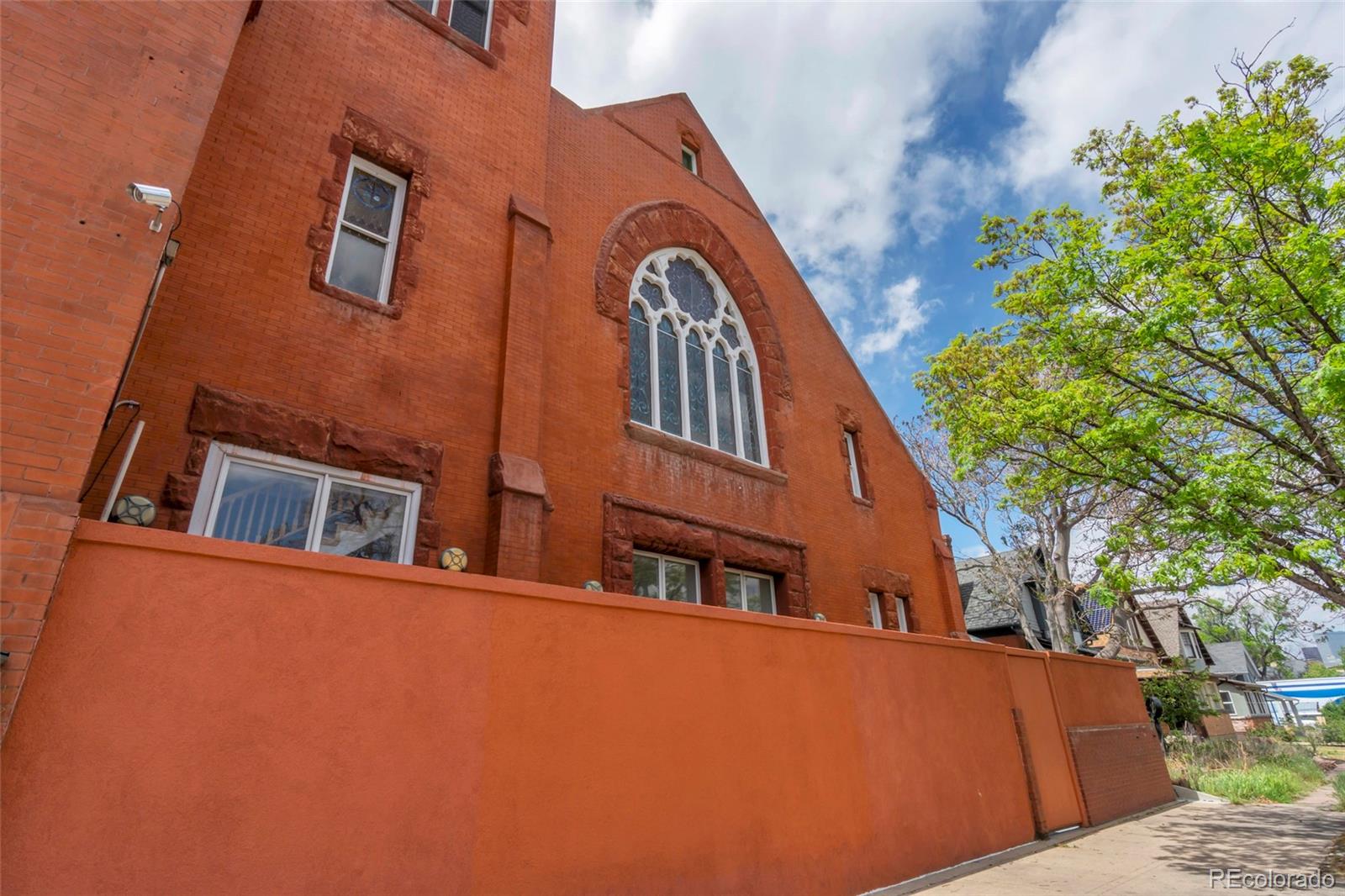 225 N Lincoln Street Unit 1