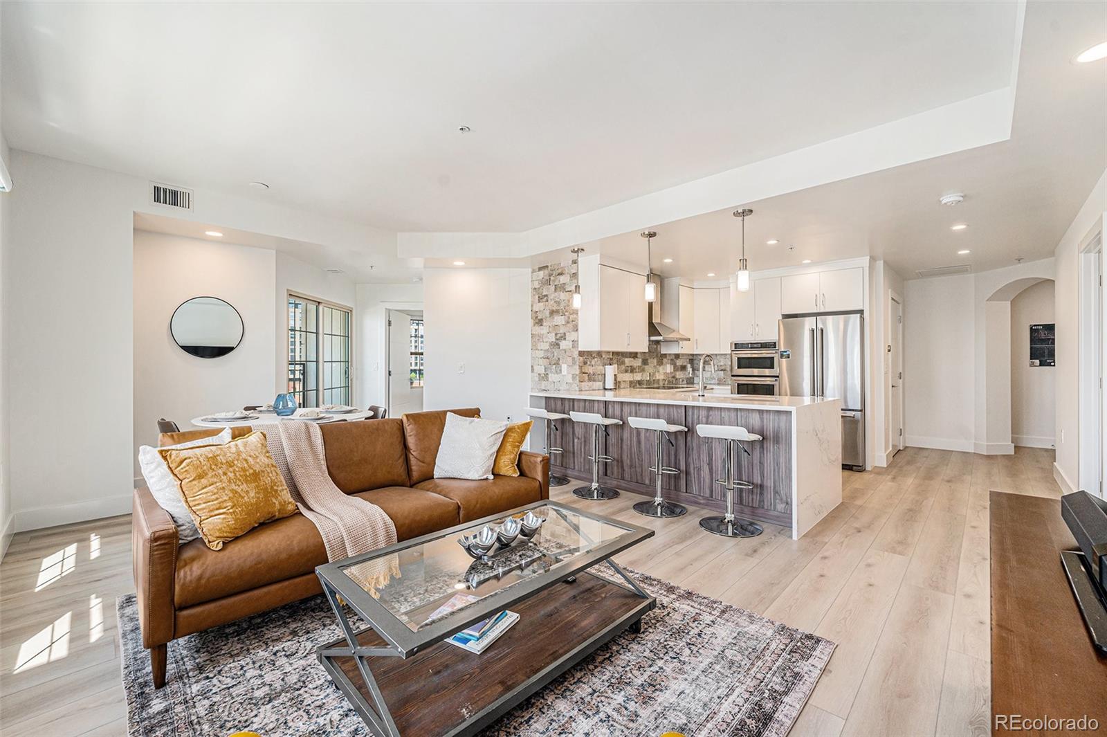 925 N Lincoln Street Unit 6F