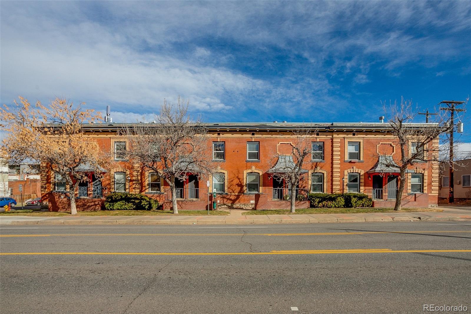 2306 Glenarm Unit 206