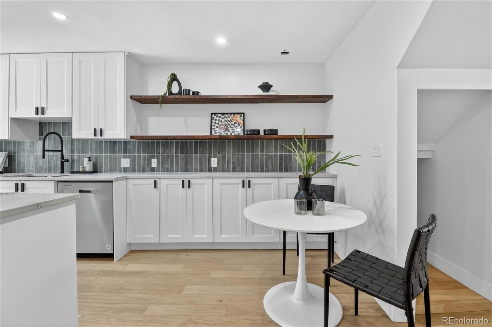 1111 Maxwell Avenue Unit 212