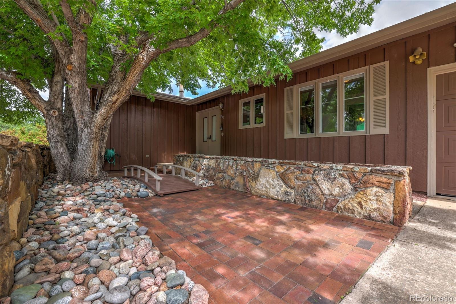 223 Crystal Hills Boulevard