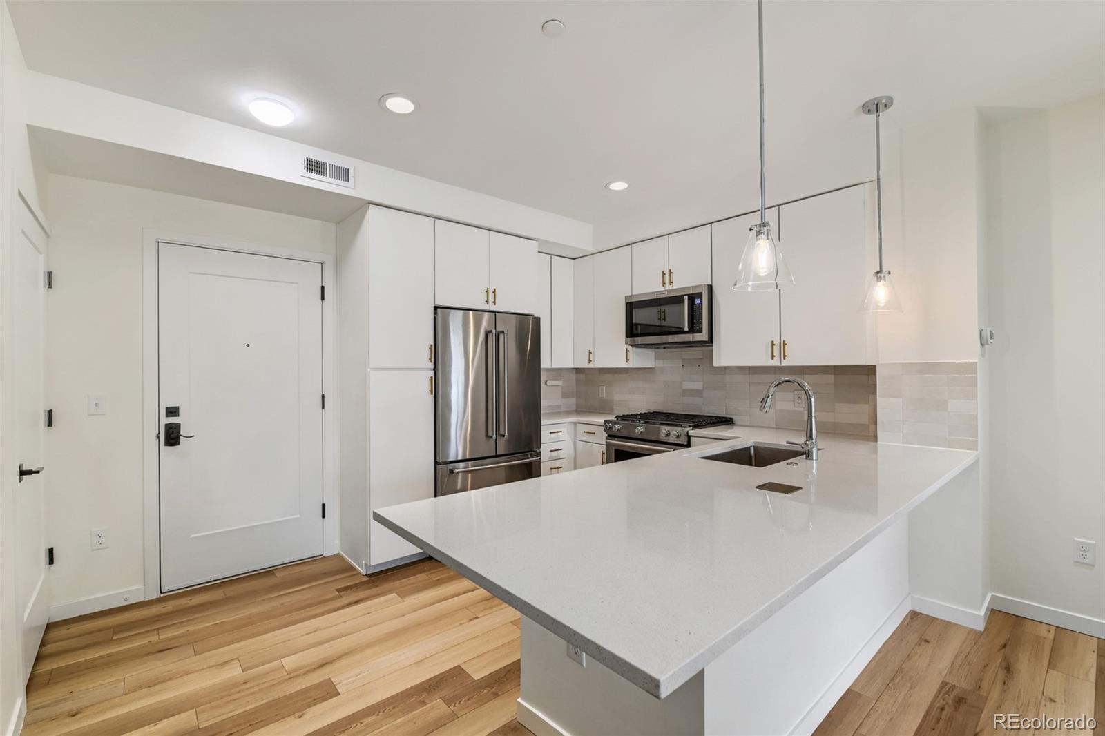 7357 Grandview Avenue Unit 203