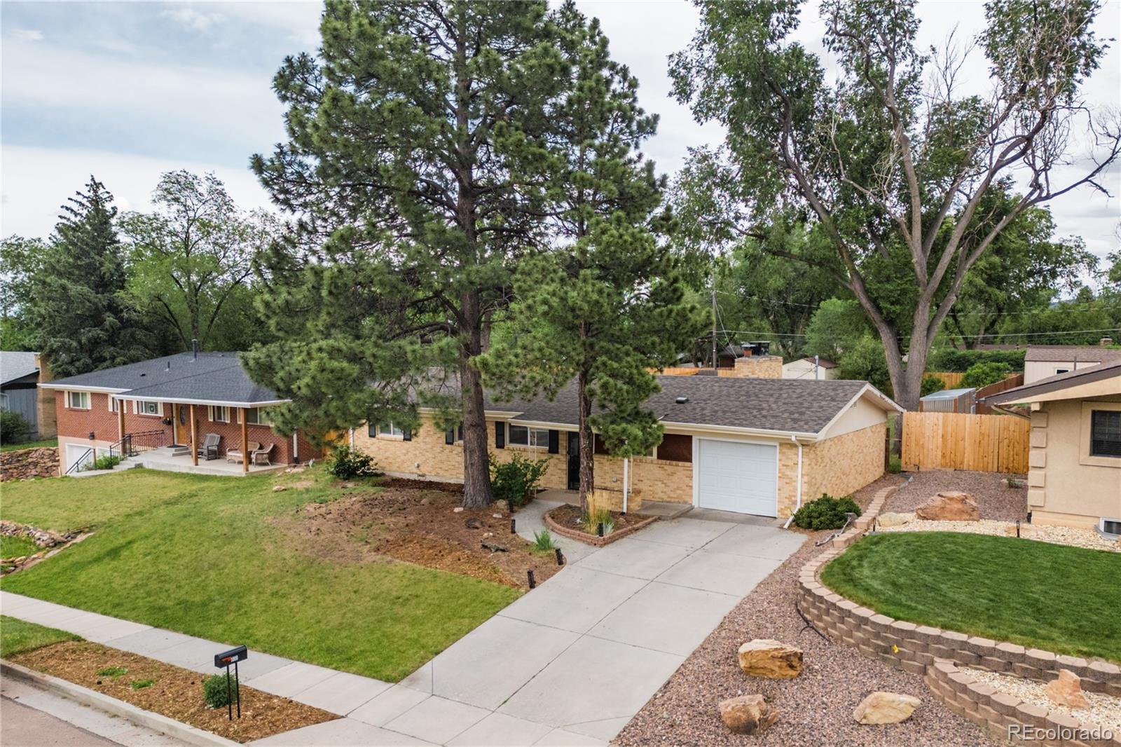 1009 Parkview Boulevard