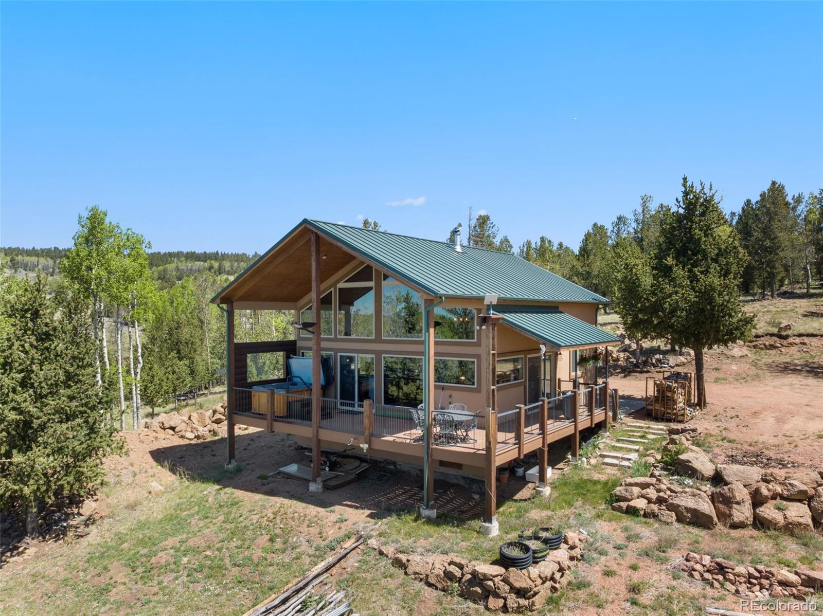 621 School House Hill