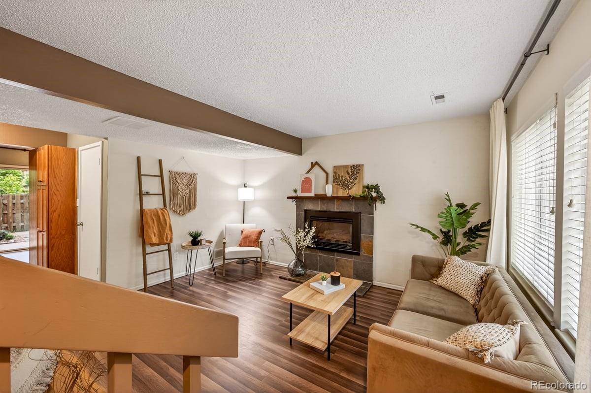 985 W 10th Street Unit C4