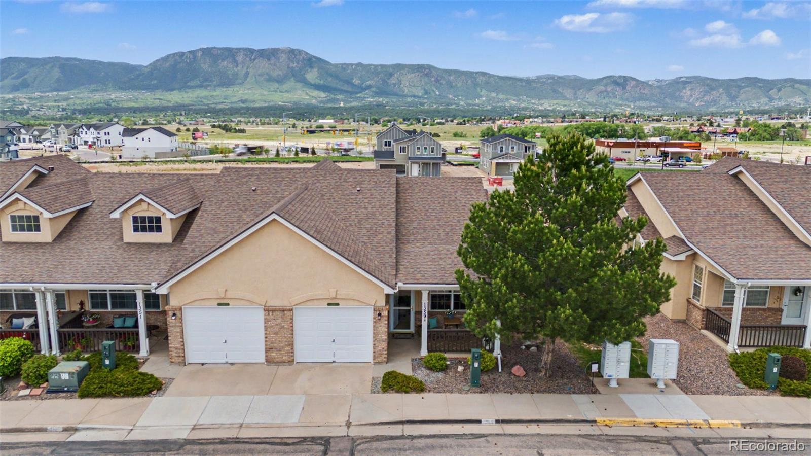 1359 Villa Grove