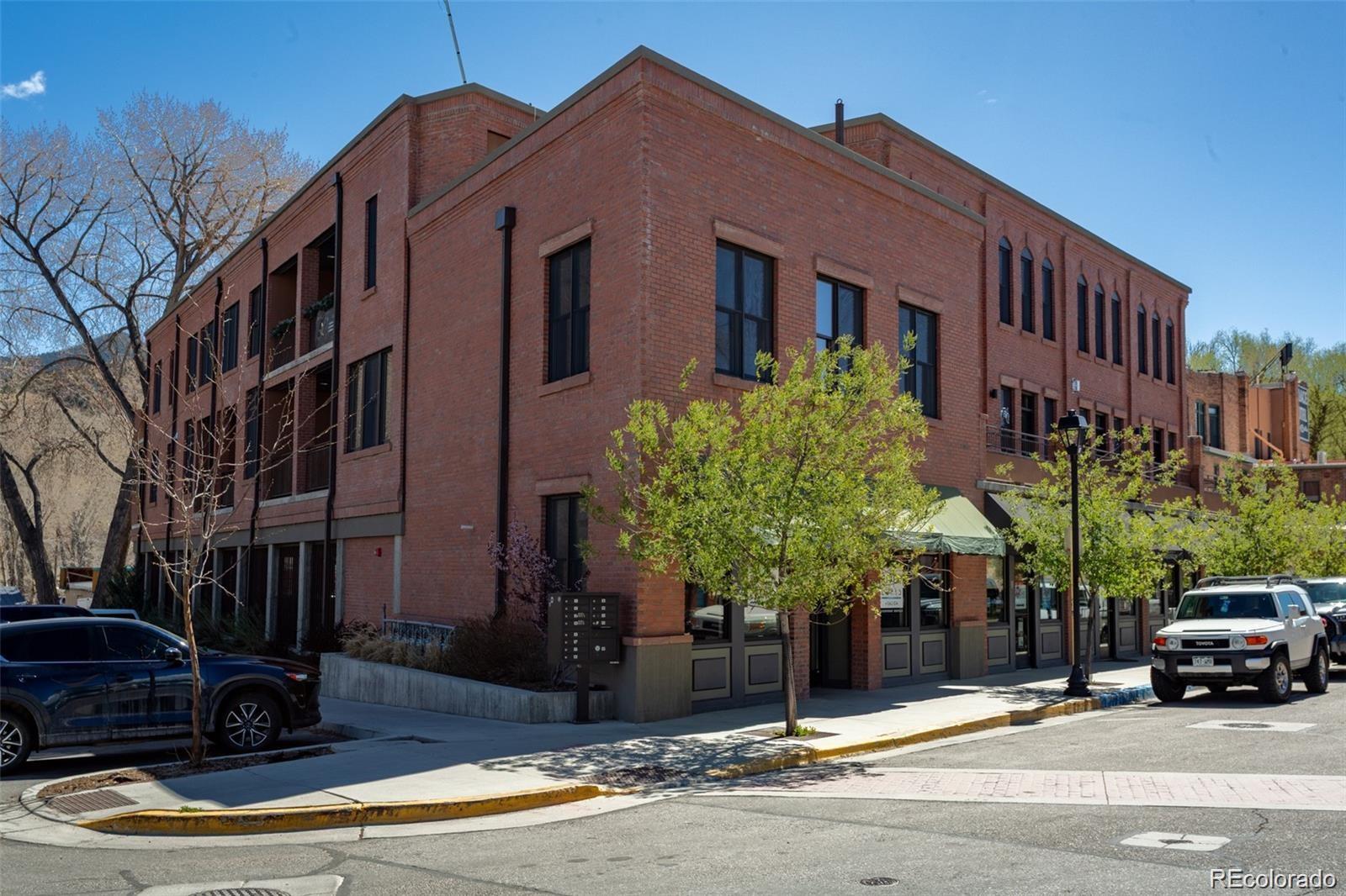 130 W Sackett Avenue Unit F