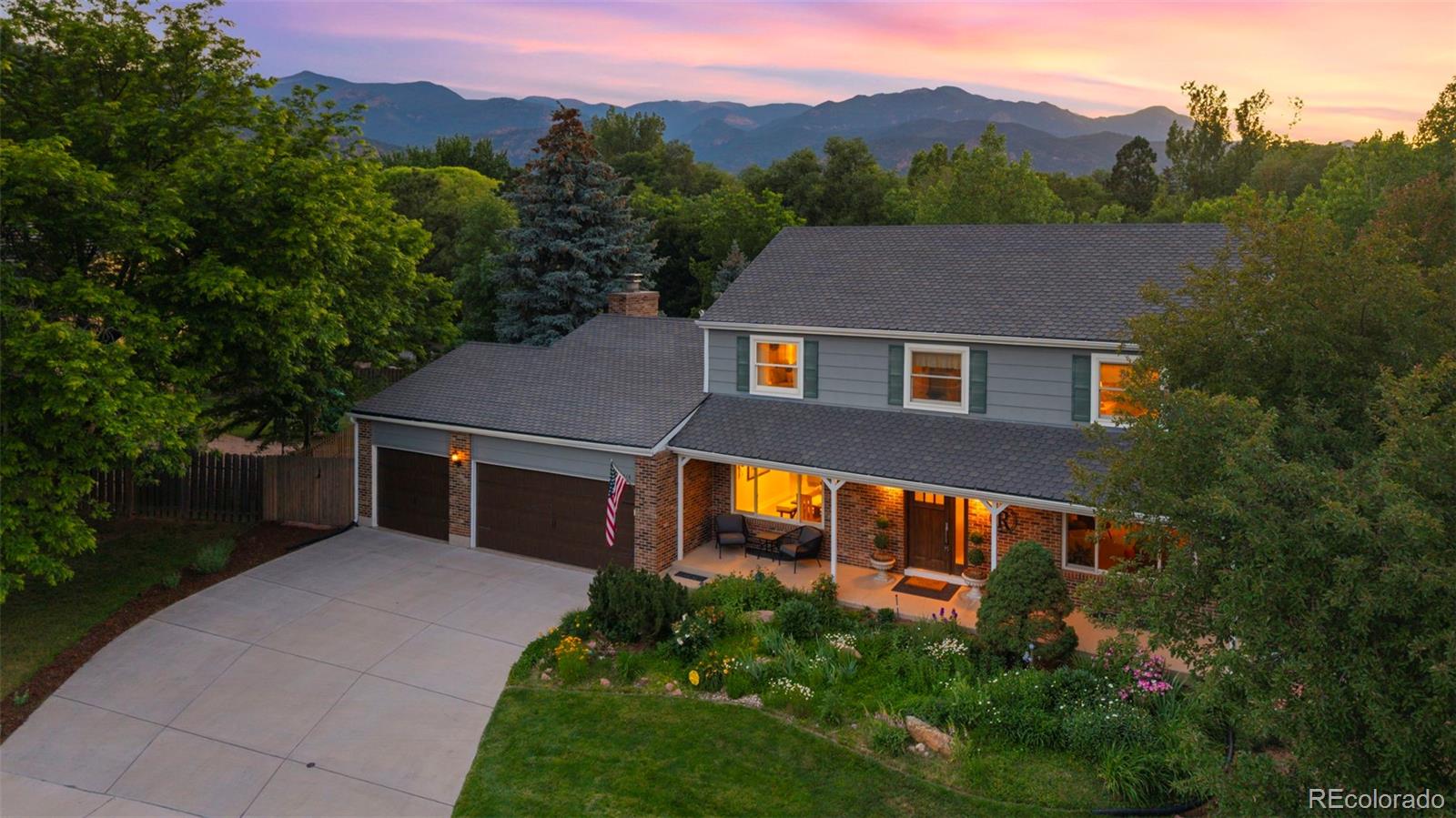 216 W Cheyenne Mountain Boulevard