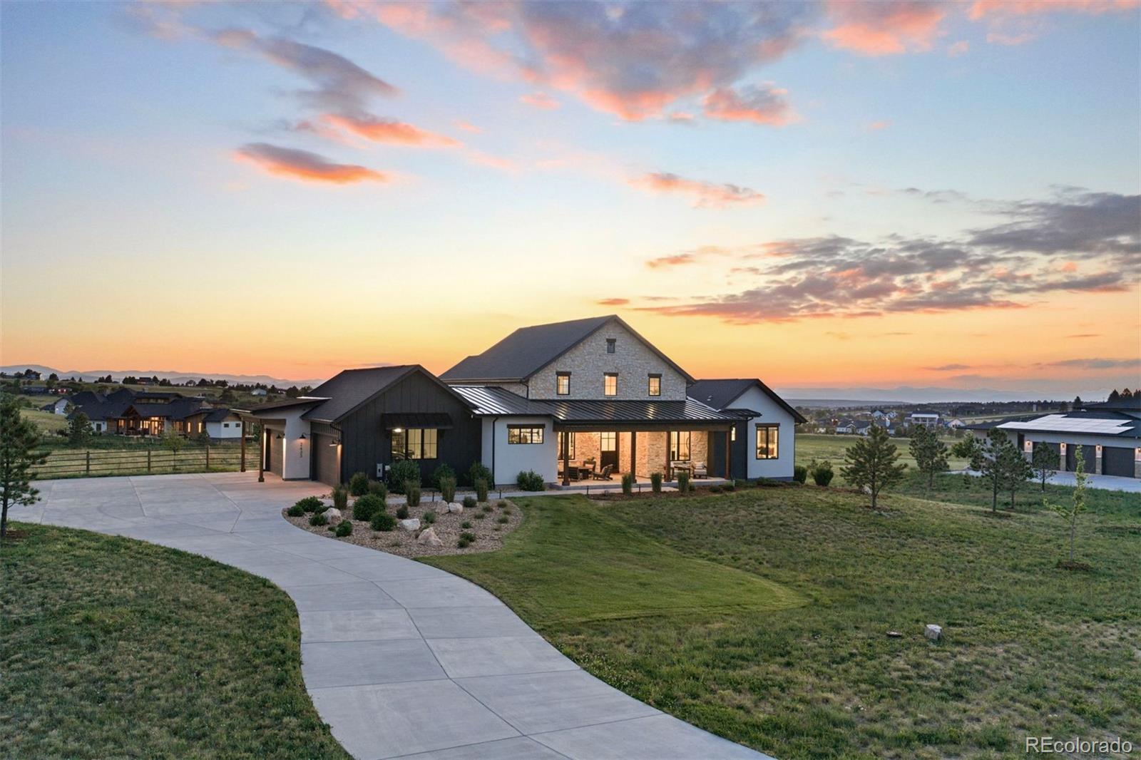 2433 Fox View Trail