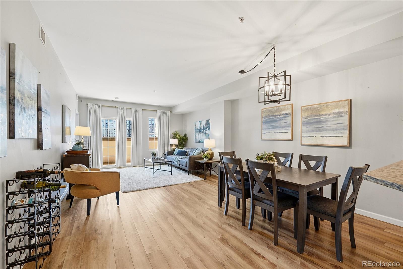 925 N Lincoln Street Unit 4E