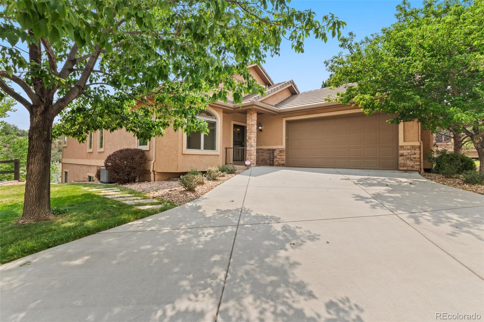 2425 Mesa Crest Grove