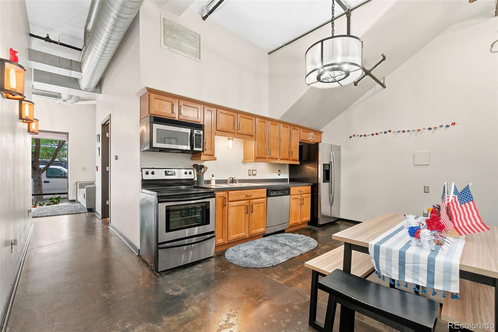 2142 Curtis Street Unit 101