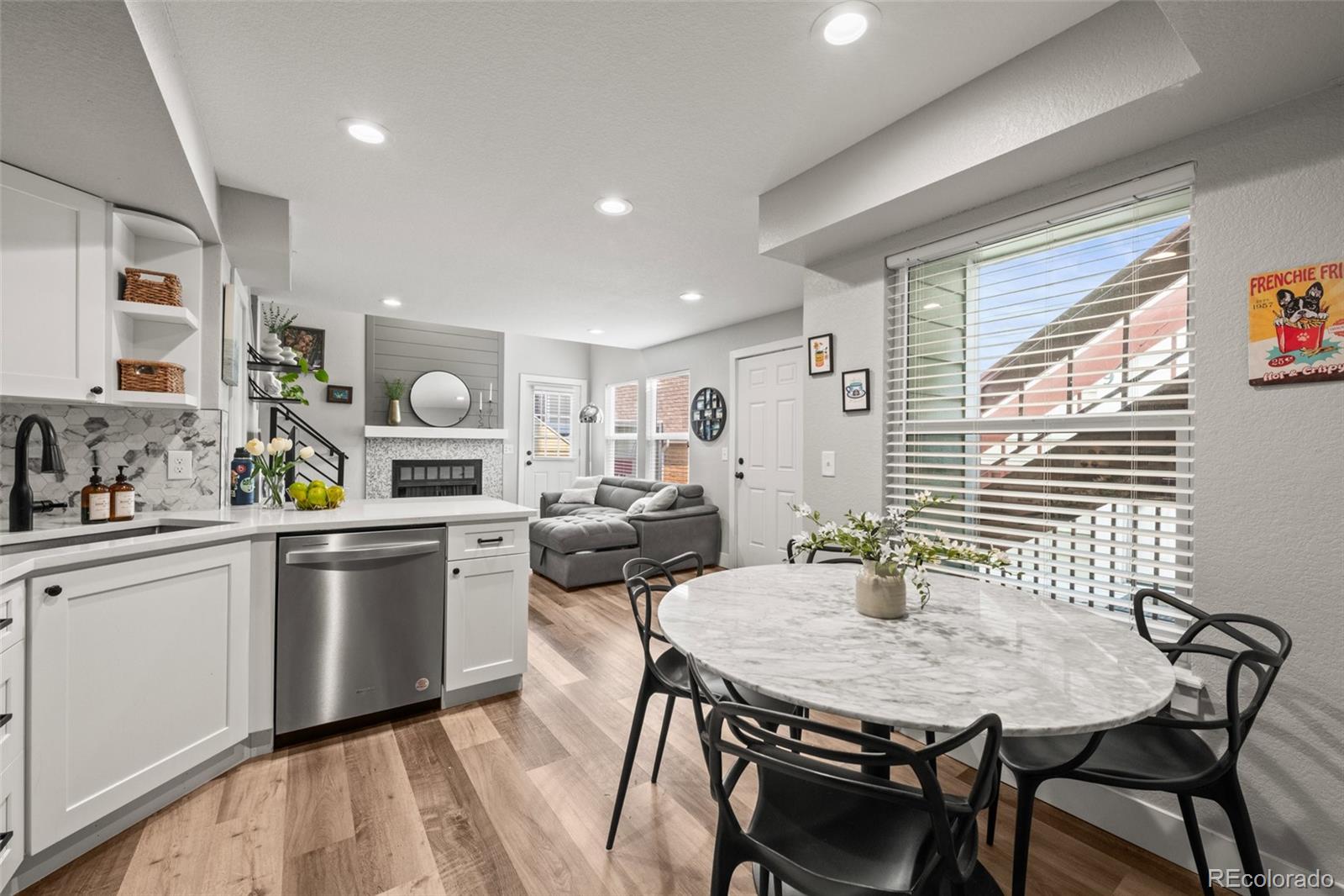 932 S Dearborn Way Unit 11