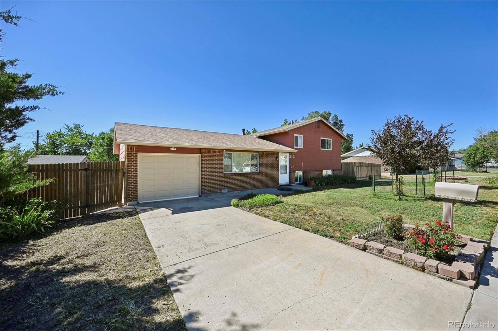 313 Cranbrook Circle