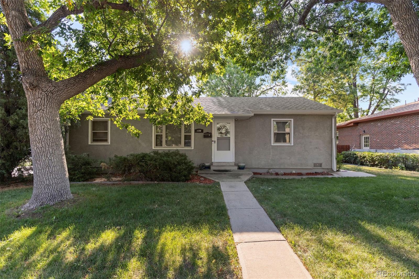 1600 S Ivy Way