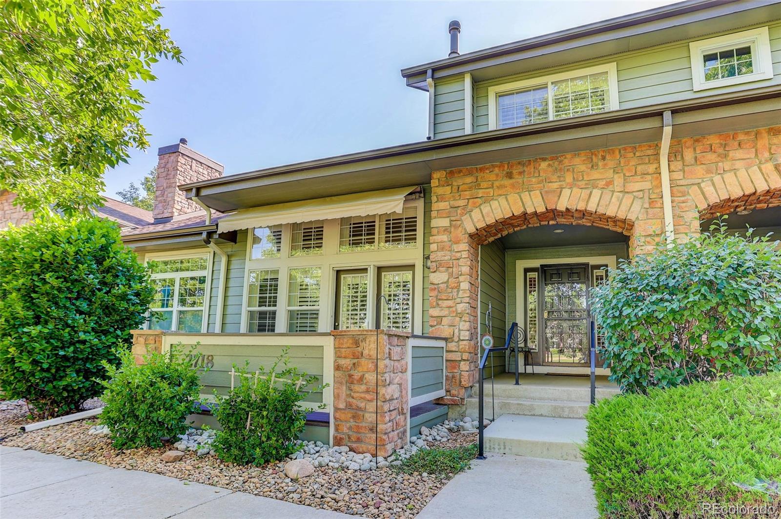2718 W Greens Drive
