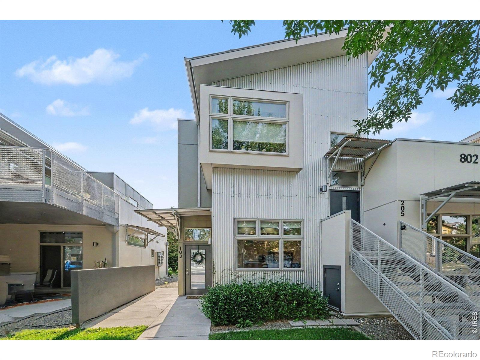 802 Blondel Street Unit 103