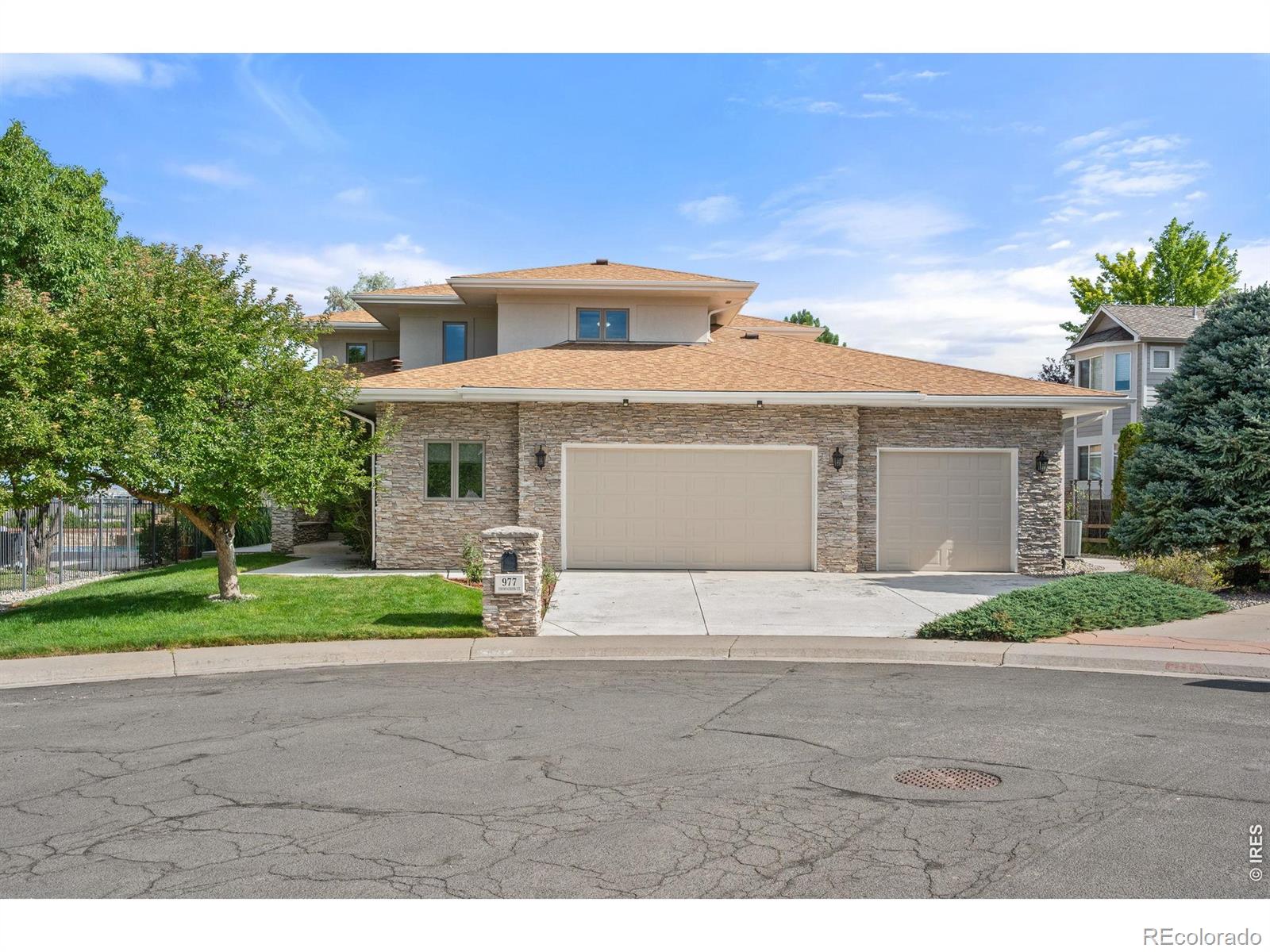 977 Thorncreek Court