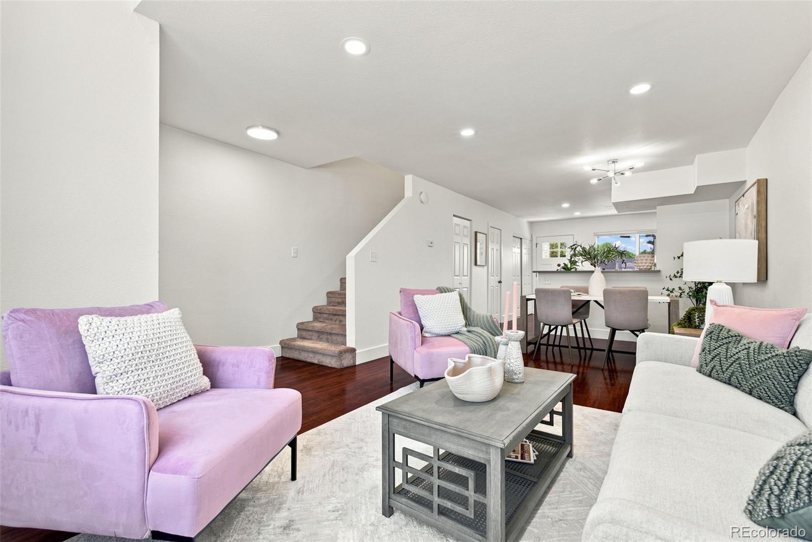 1422 Valentia Street