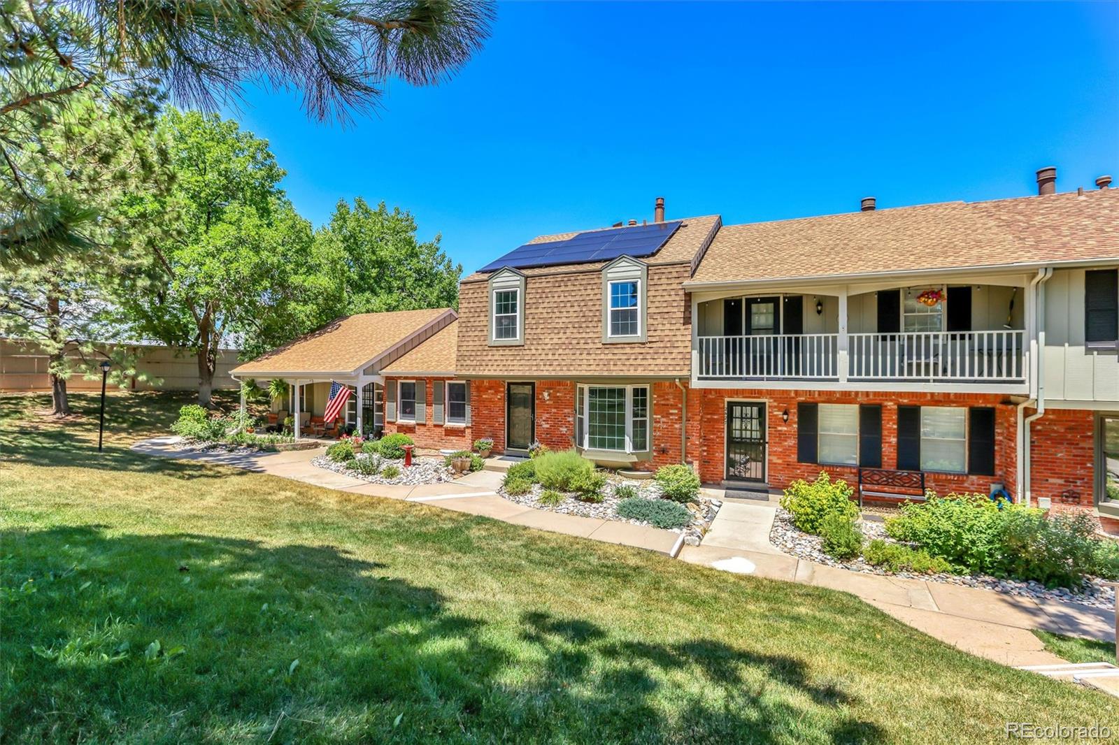 2433 E Fremont Court