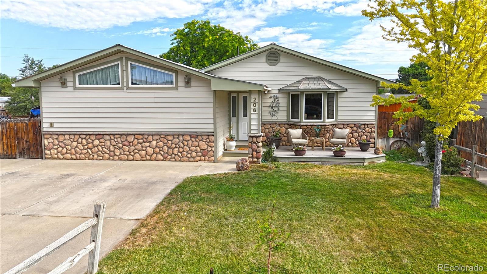 206 E Rangely Avenue