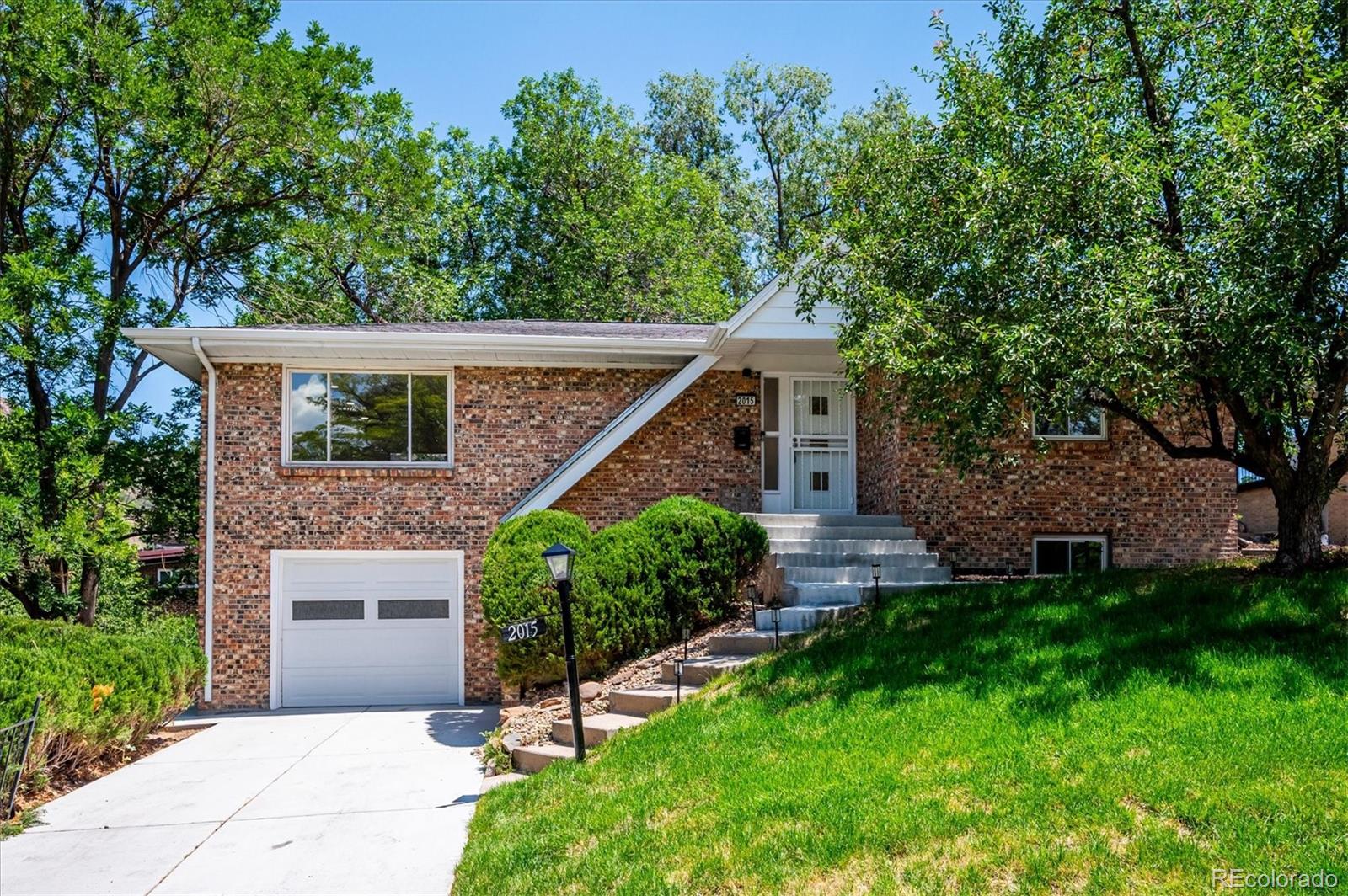 2015 Arapahoe Street