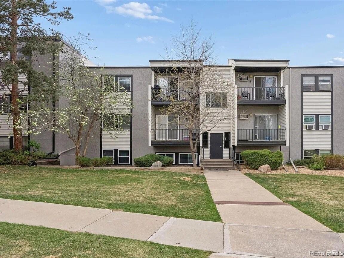 501 Golden Circle Unit 303