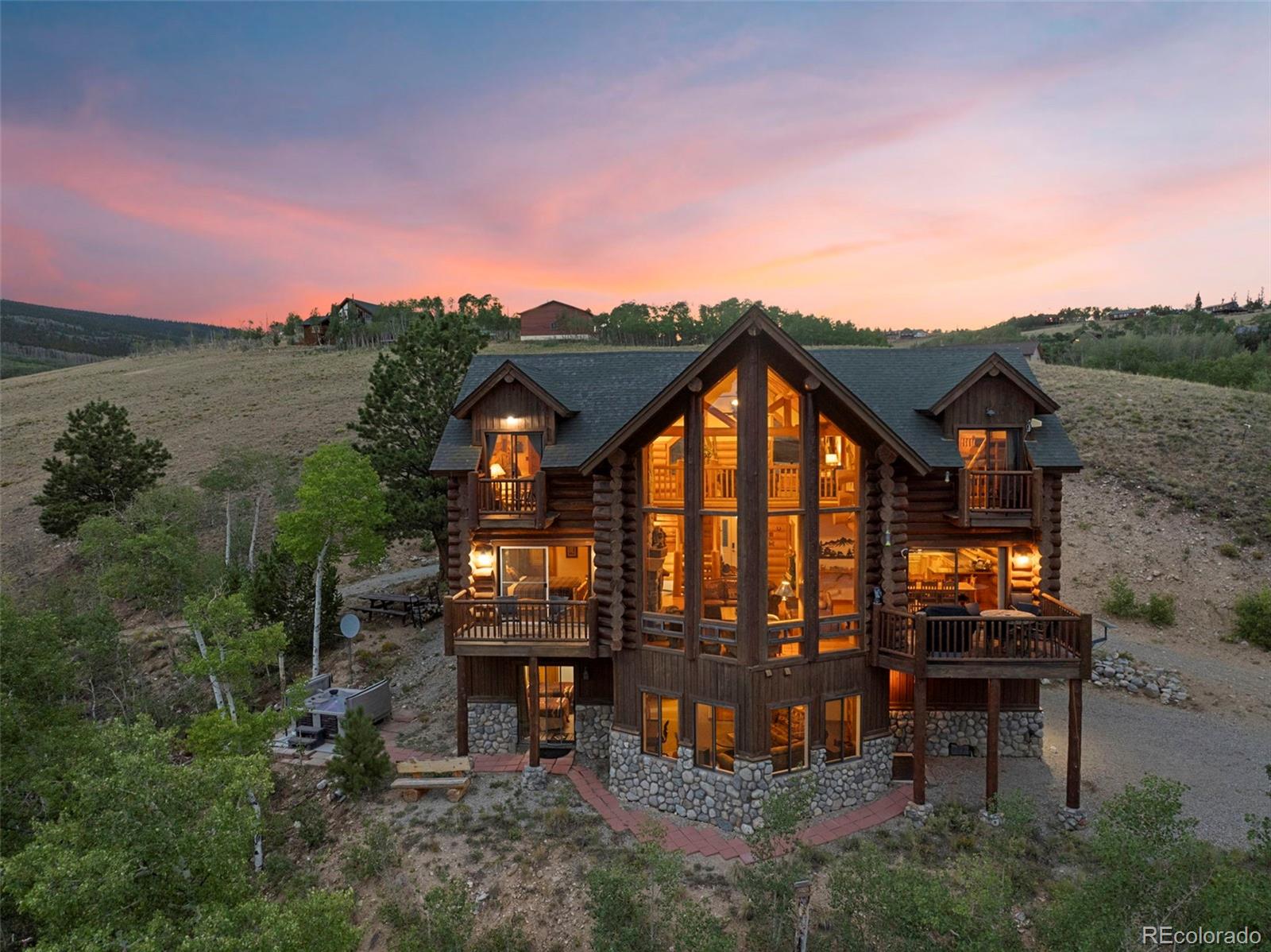 1586 Sheep Ridge