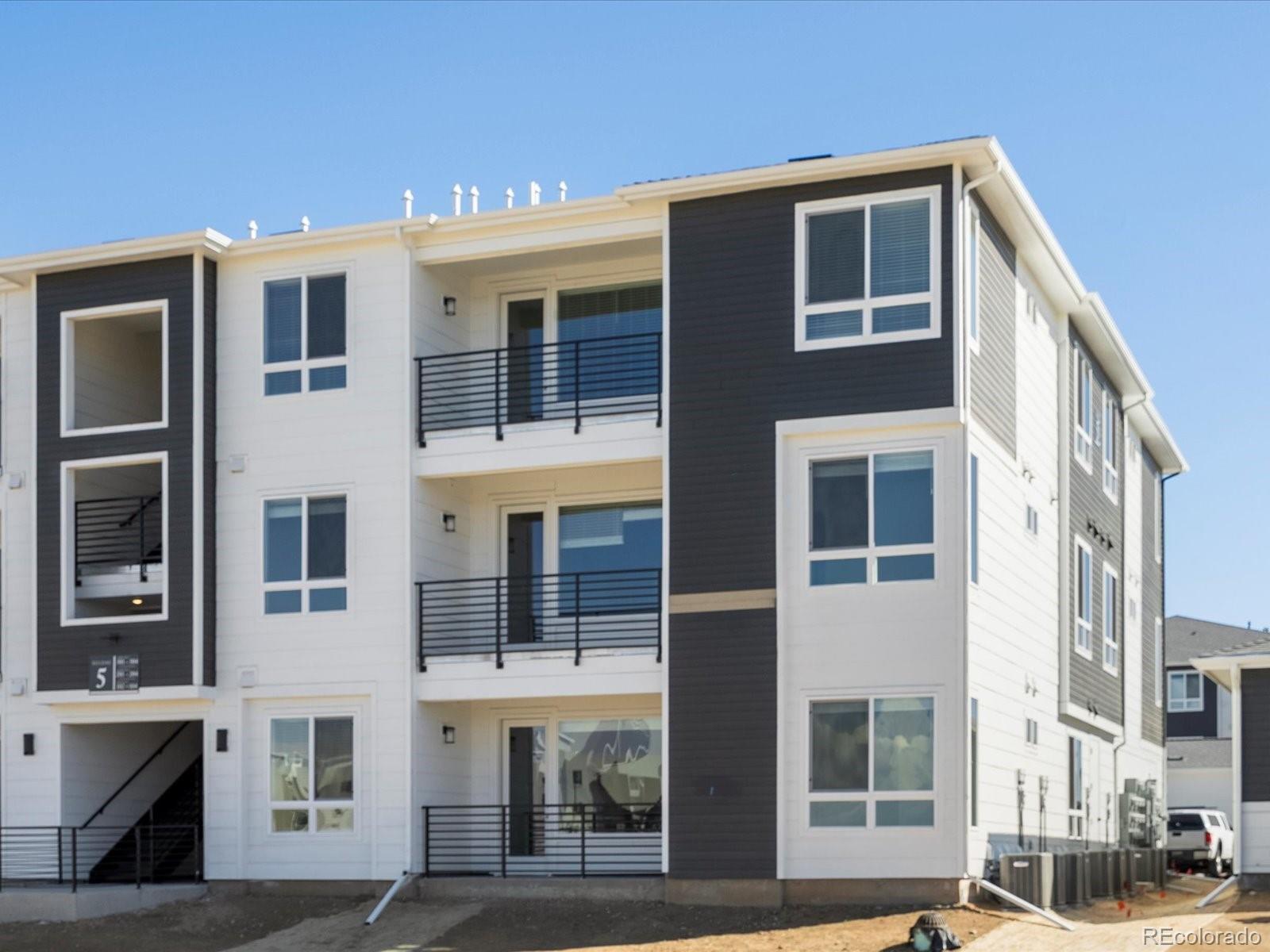 6153 N Ceylon Street Unit 302