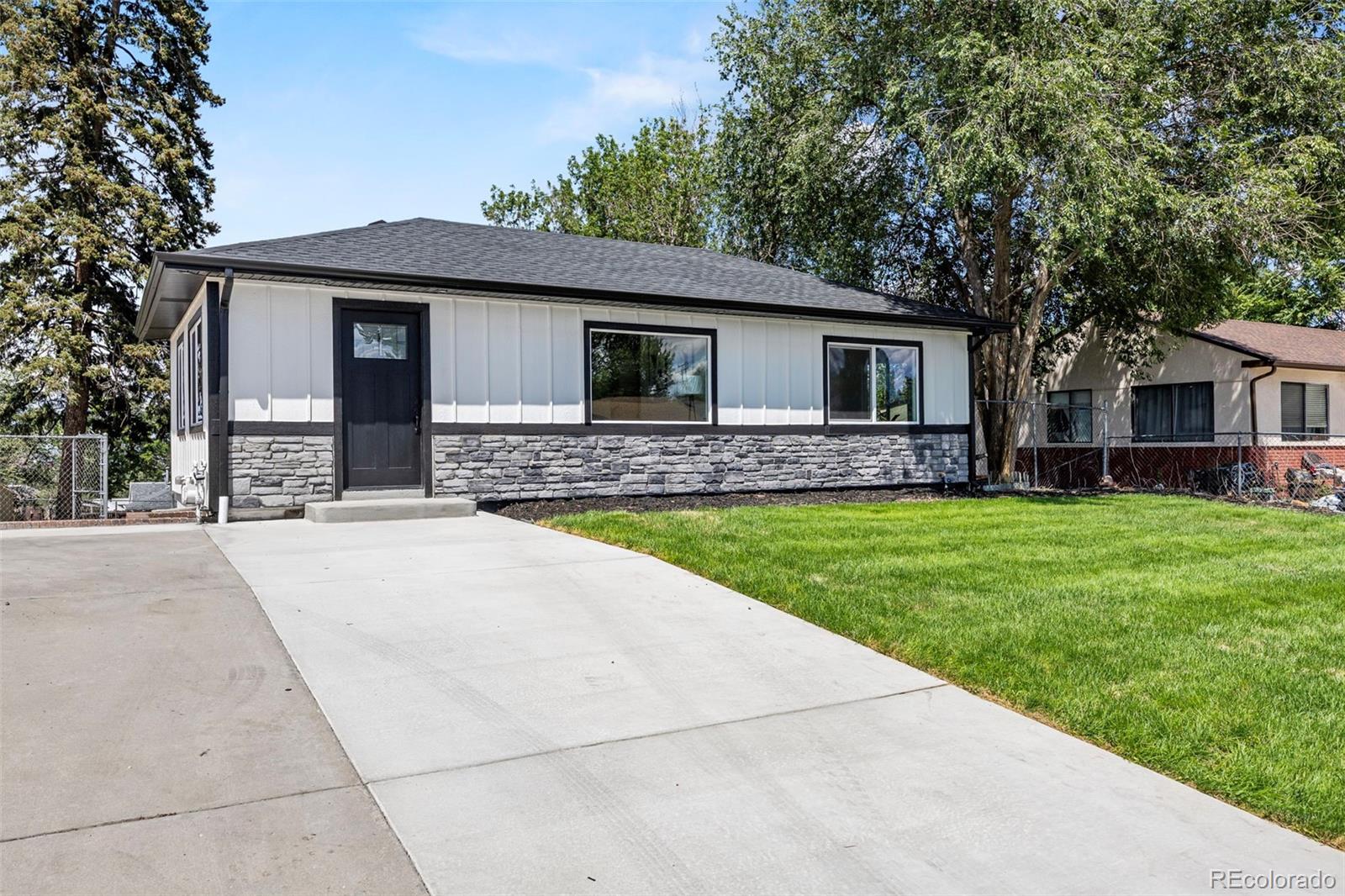 2131 W Gill Place