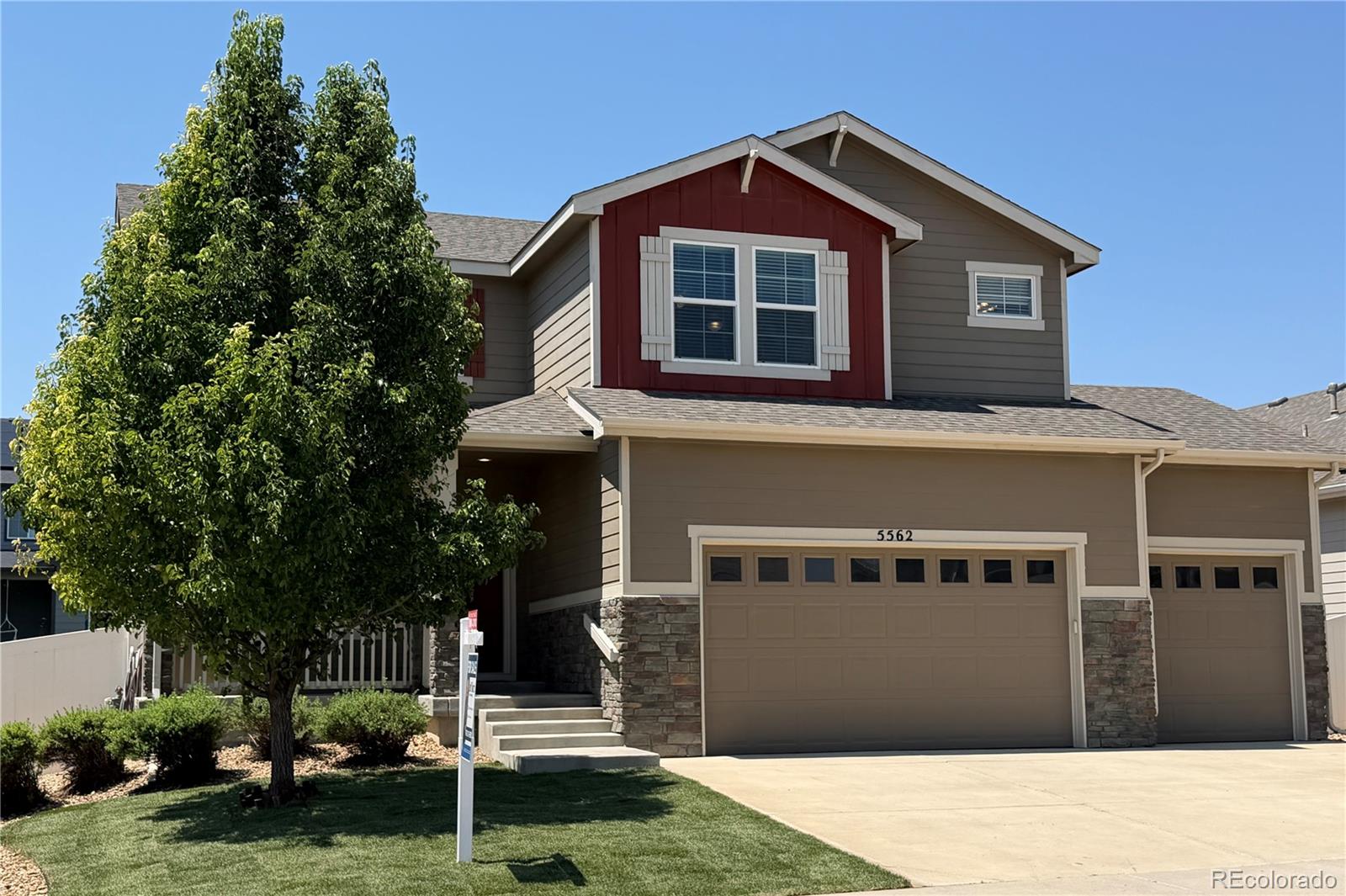 5562 Clarence Drive