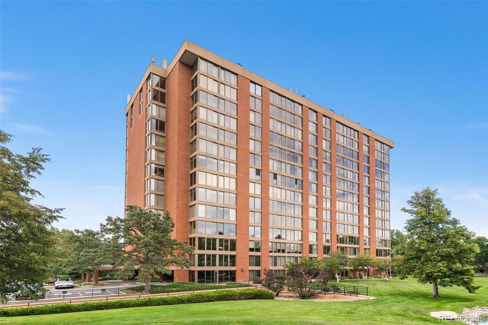 1900 E Girard Place Unit 505