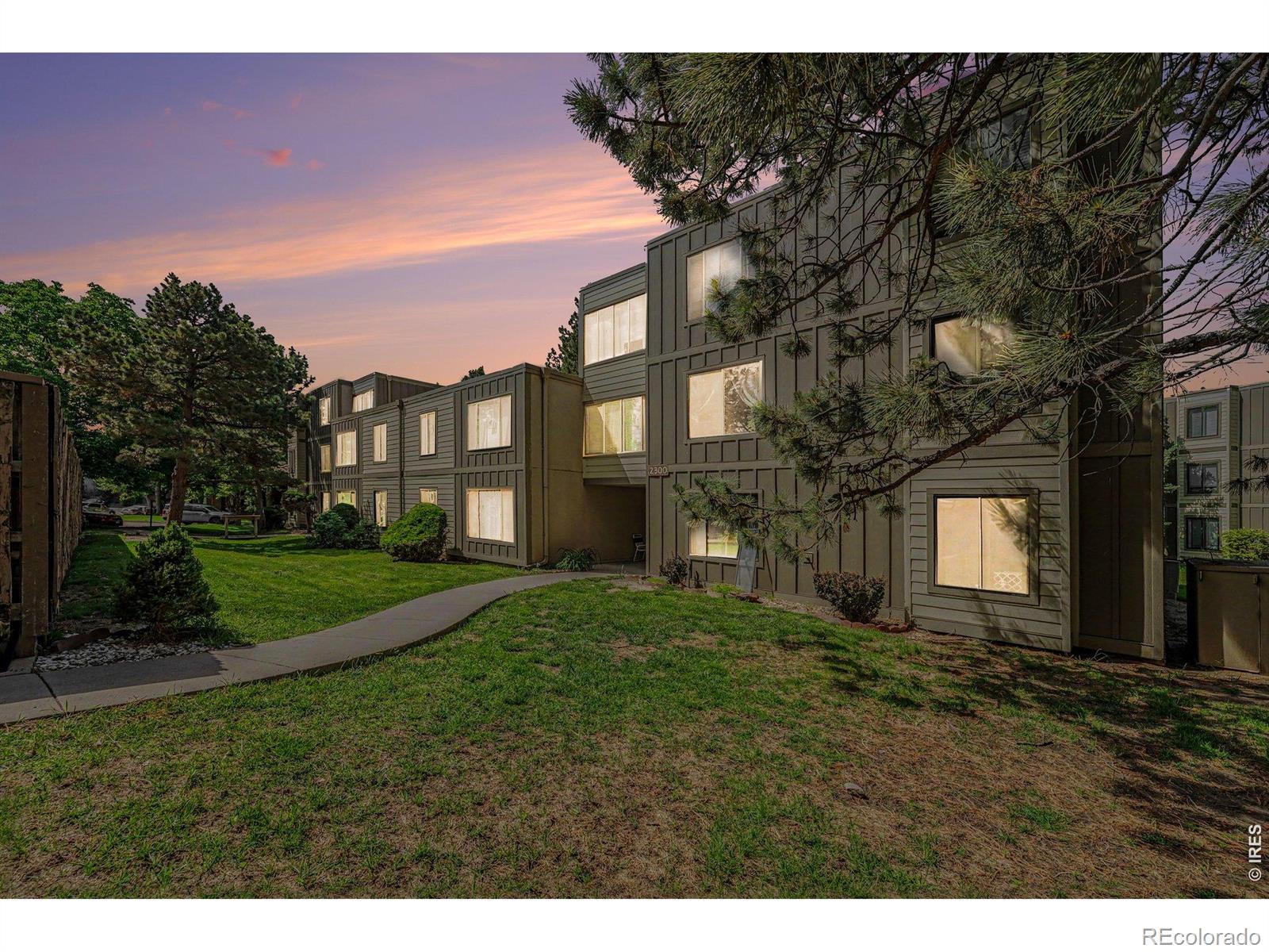 2525 S Dayton Way Unit 2305