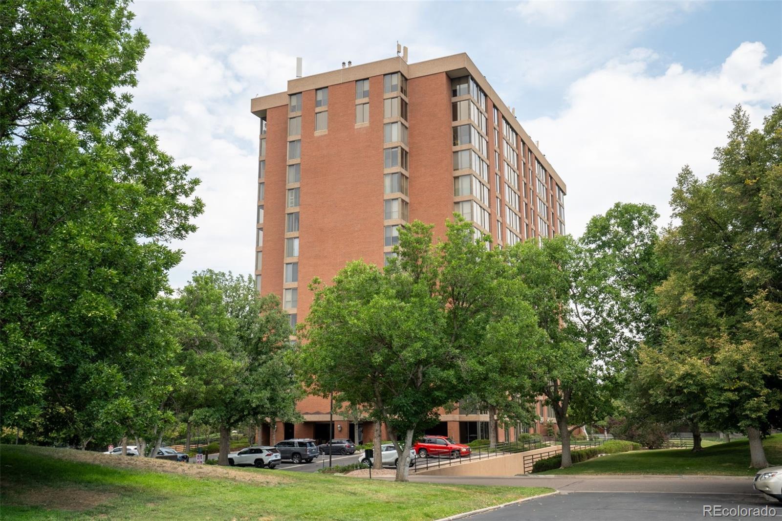 1900 E Girard Place Unit 806