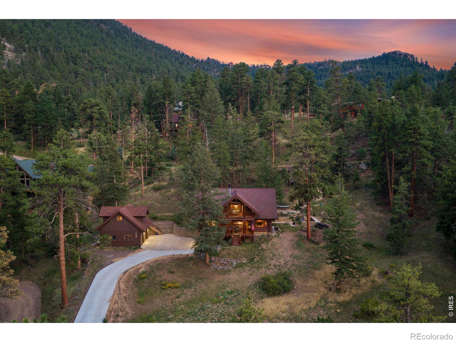 789 Turquoise Trail