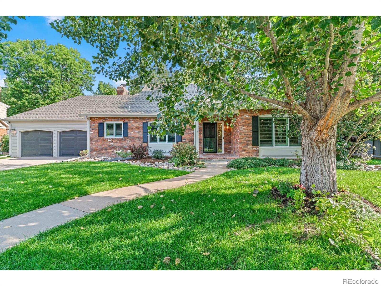 1204 Parkwood Drive