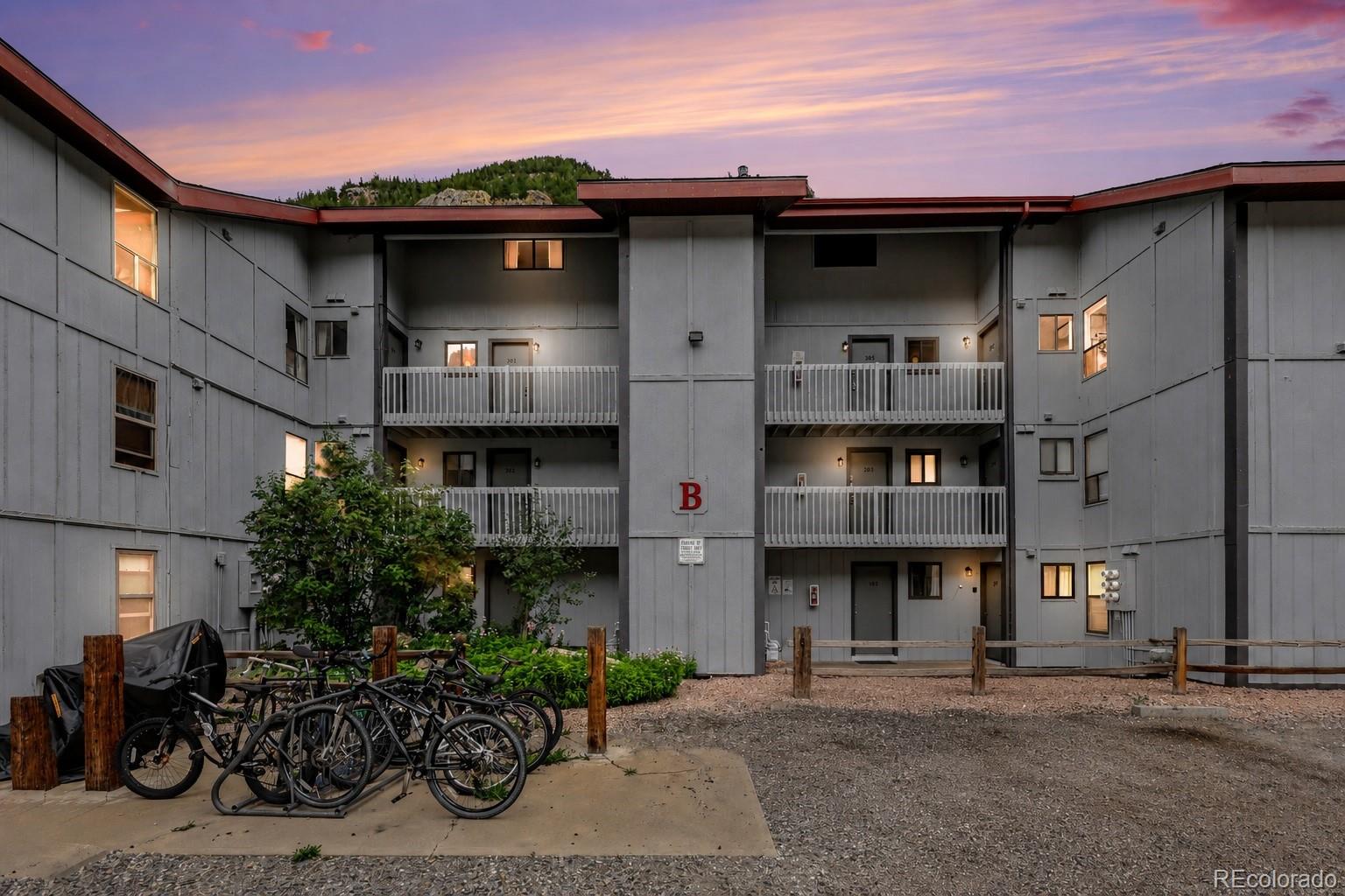 1901 Clear Creek Drive Unit B302