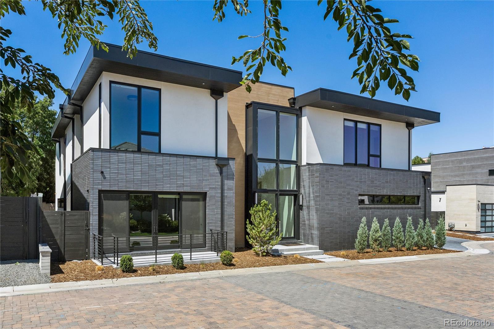 2821 E Cedar Avenue Unit 12